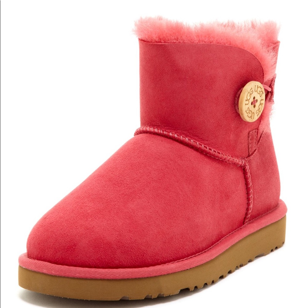 COPY - Mini Pink Bailey Button Uggs Women’s size 9